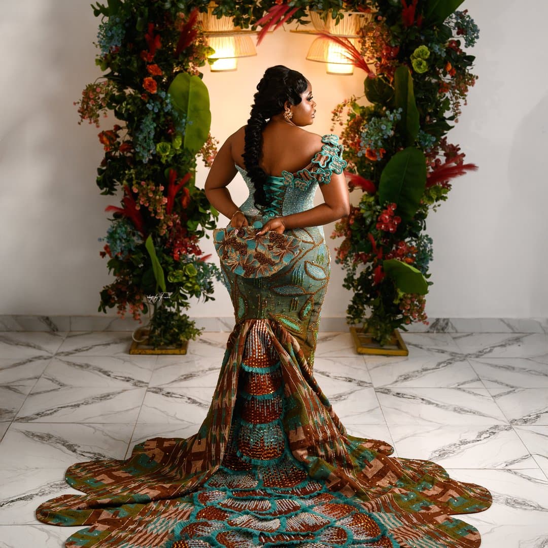 Bride in bespoke Gillz GH gown